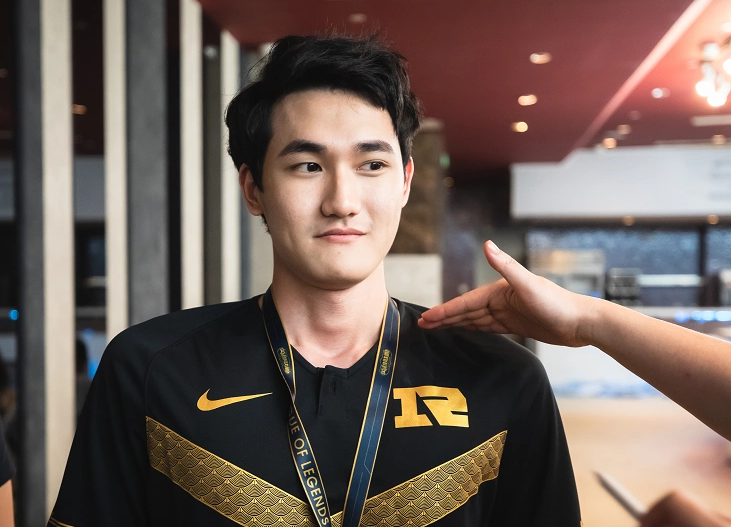 九游娱乐-关于Karsa在利物浦比赛中战术调整，突破纪录引发热议！的信息